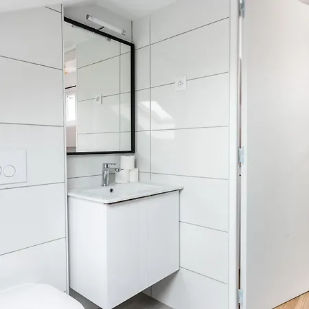 Апартаменты Studio For 2 With View - Close To Huge Park Париж